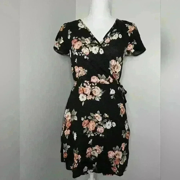 Forever21 Floral Wrap Dress - Picture 1 of 9